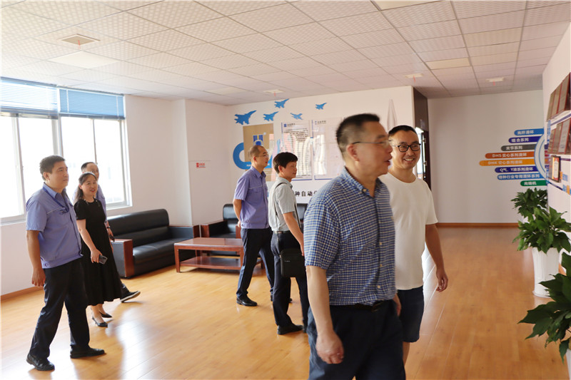 中船海洋装备集团副总经理陈建平一行到九江正规网投靠谱真实有限公司调研